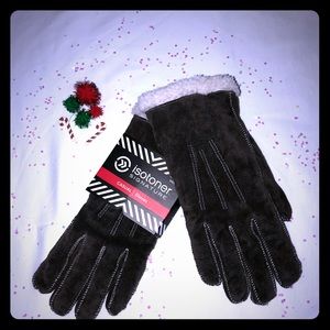 Isotoner brown casual gloves.